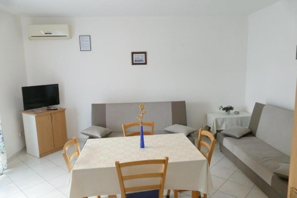 Apartments Jasmin Barbat na Rabu Exterior photo