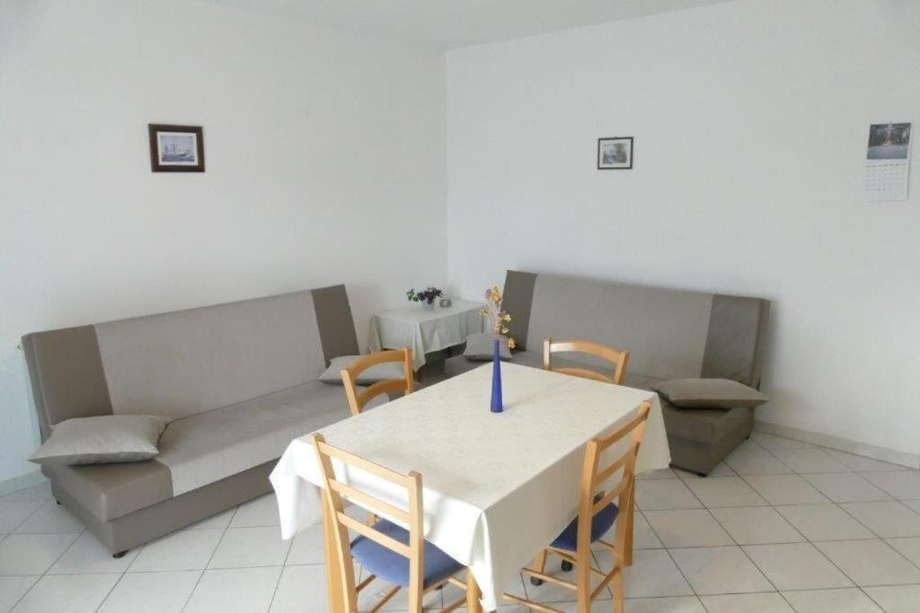 Apartments Jasmin Barbat na Rabu Exterior photo
